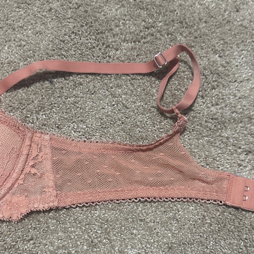 VS Lace Underwire Bra in Pink - Picture 2 of 6